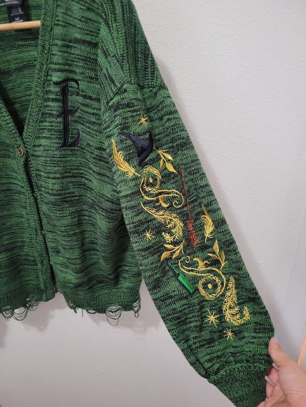 Her Universe Elphaba Wicked Embroidered Sweater Size Large - Picture 5 of 8